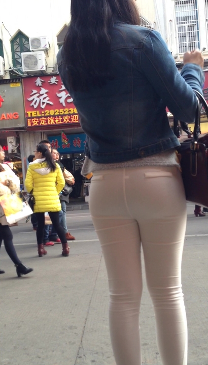 [SP-985CH]街拍身材完美的紧身白裤丰臀女孩